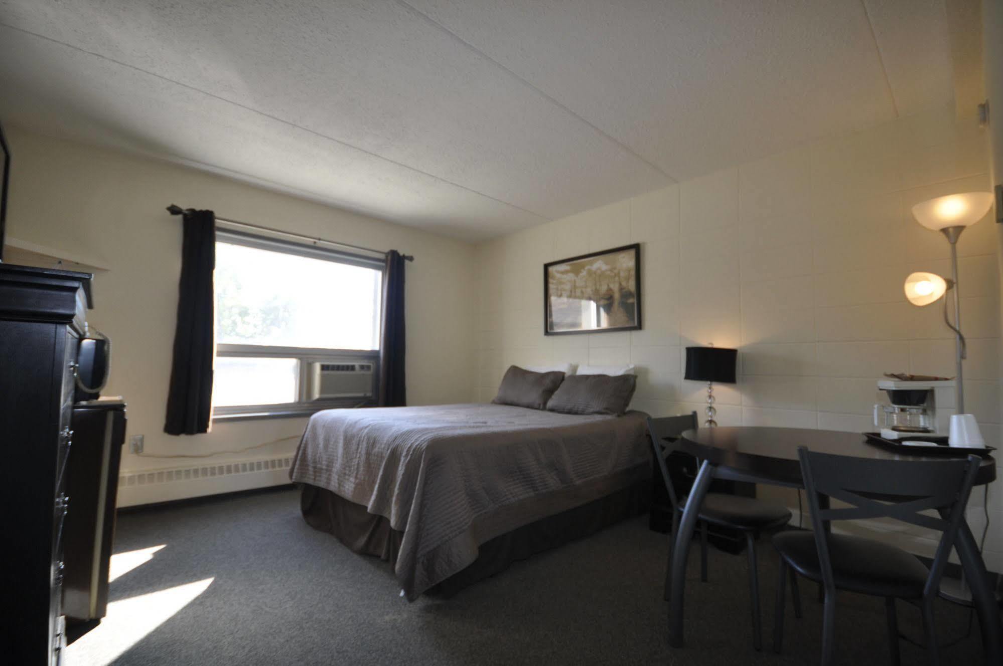 Beaverlodge Motor Inn Luaran gambar